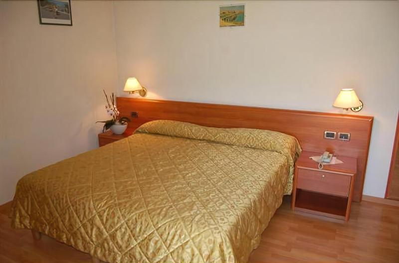 Hotel Sant'Ilario Rovereto  Bagian luar foto