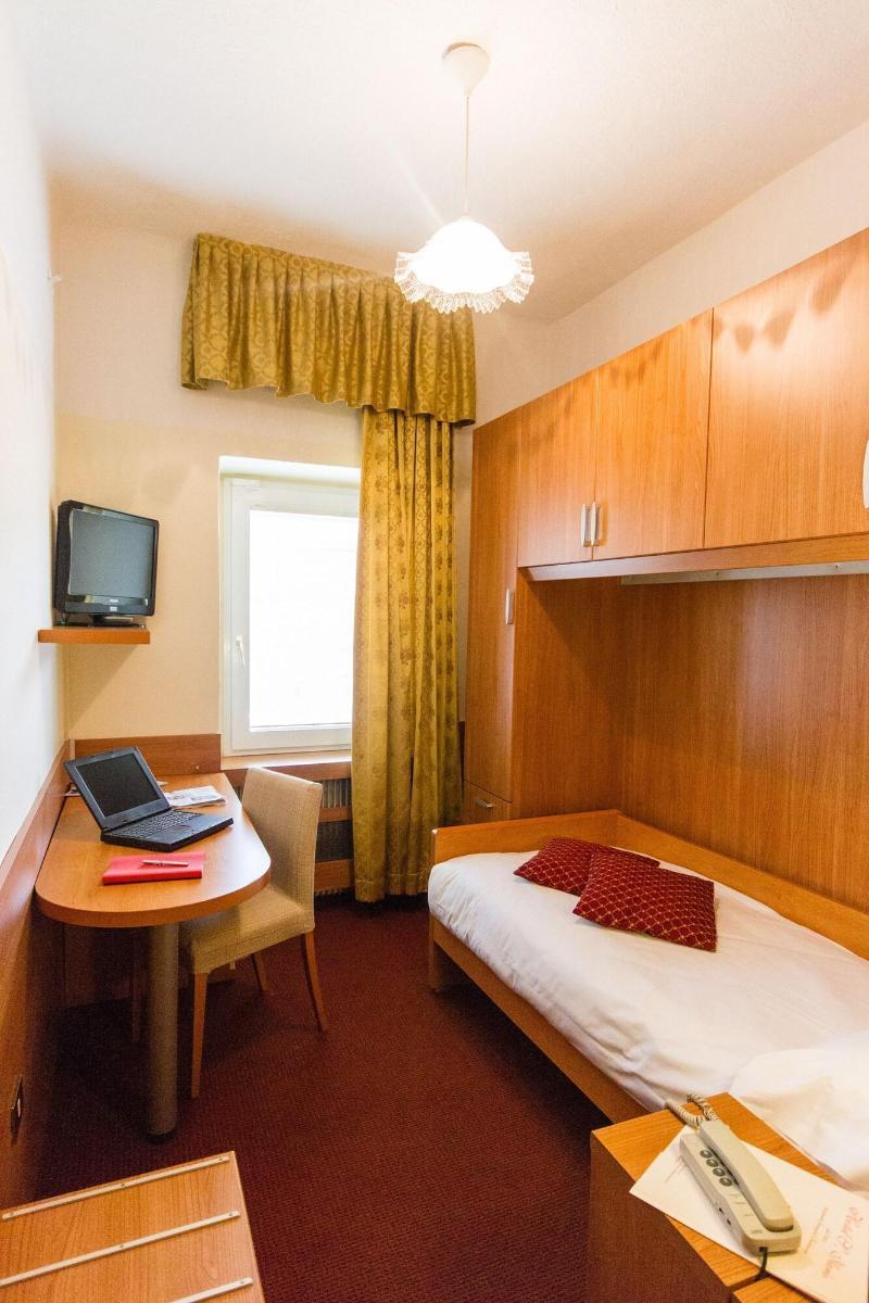 Hotel Sant'Ilario Rovereto  Bagian luar foto