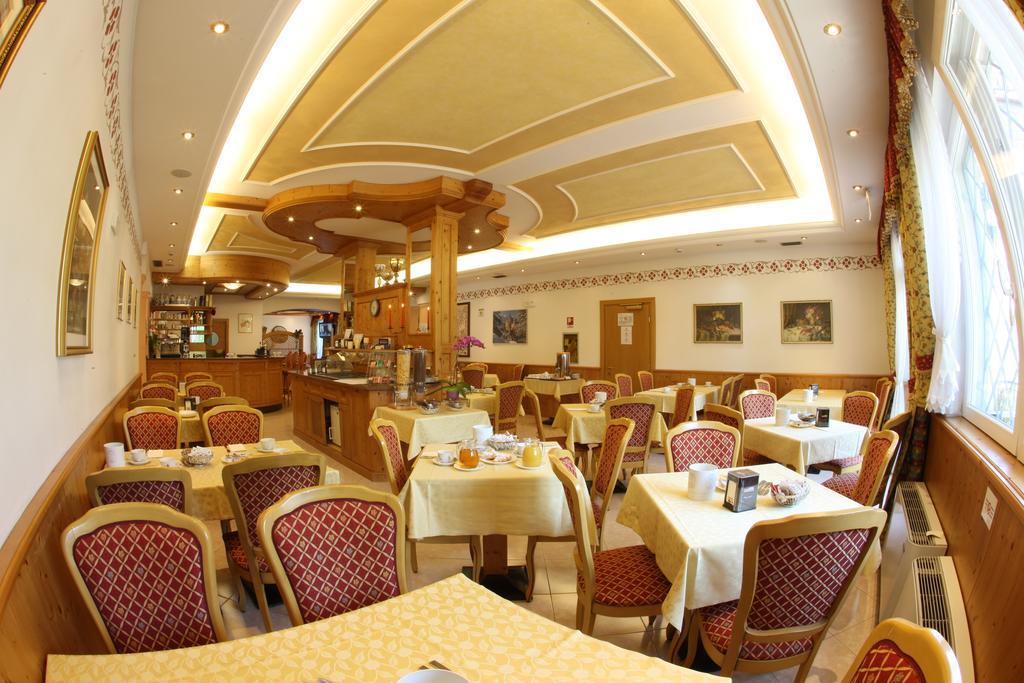 Hotel Sant'Ilario Rovereto  Bagian luar foto