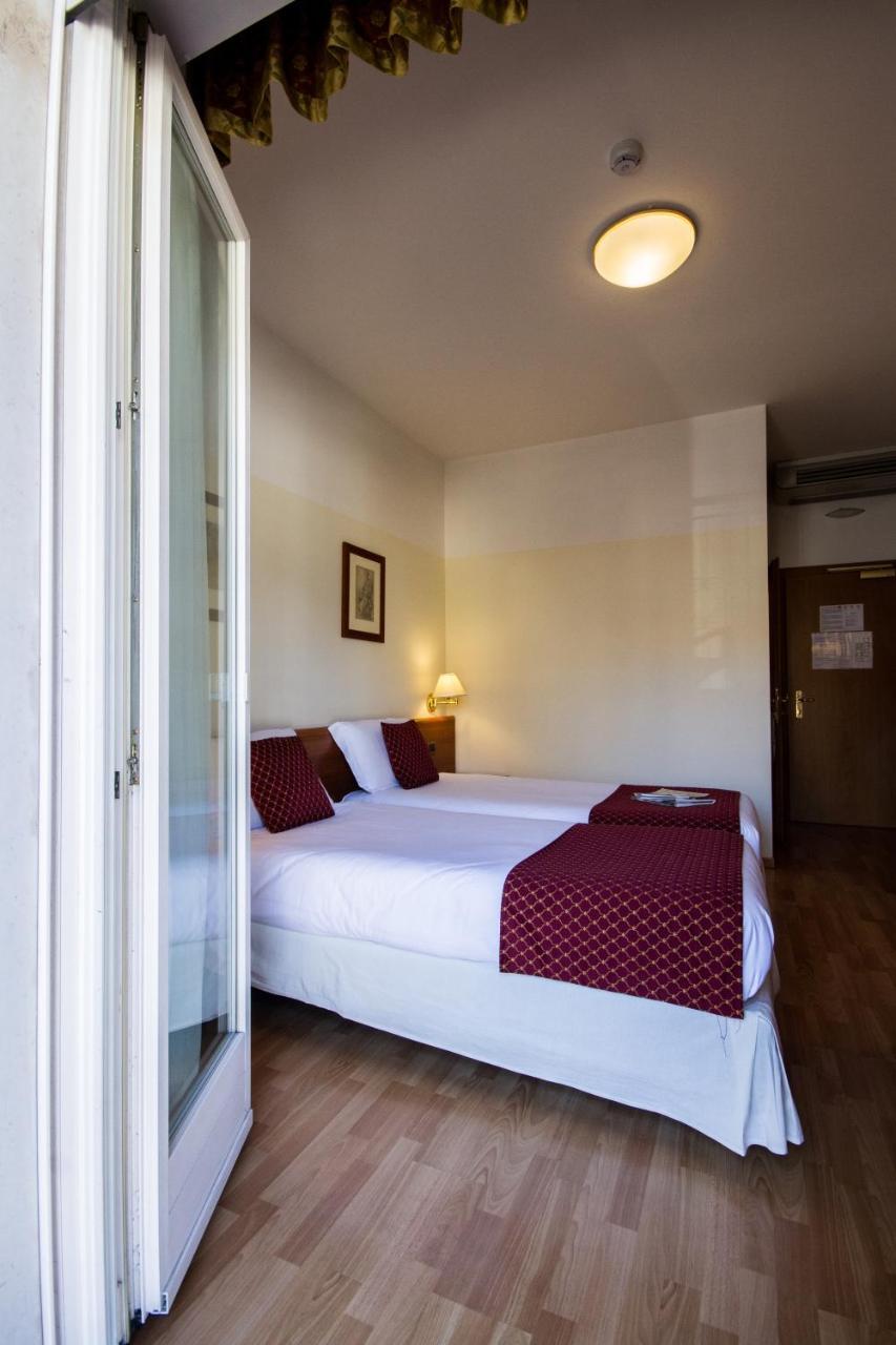 Hotel Sant'Ilario Rovereto  Bagian luar foto