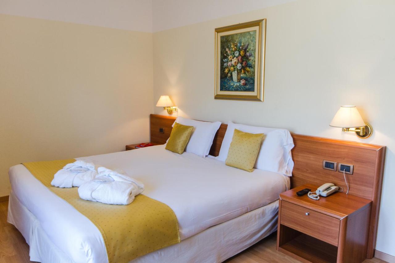 Hotel Sant'Ilario Rovereto  Bagian luar foto