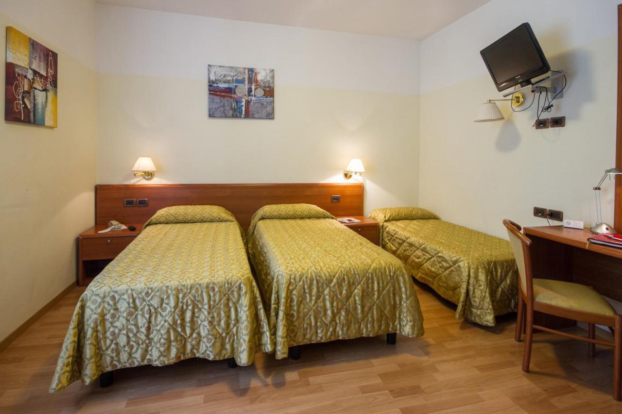 Hotel Sant'Ilario Rovereto  Bagian luar foto